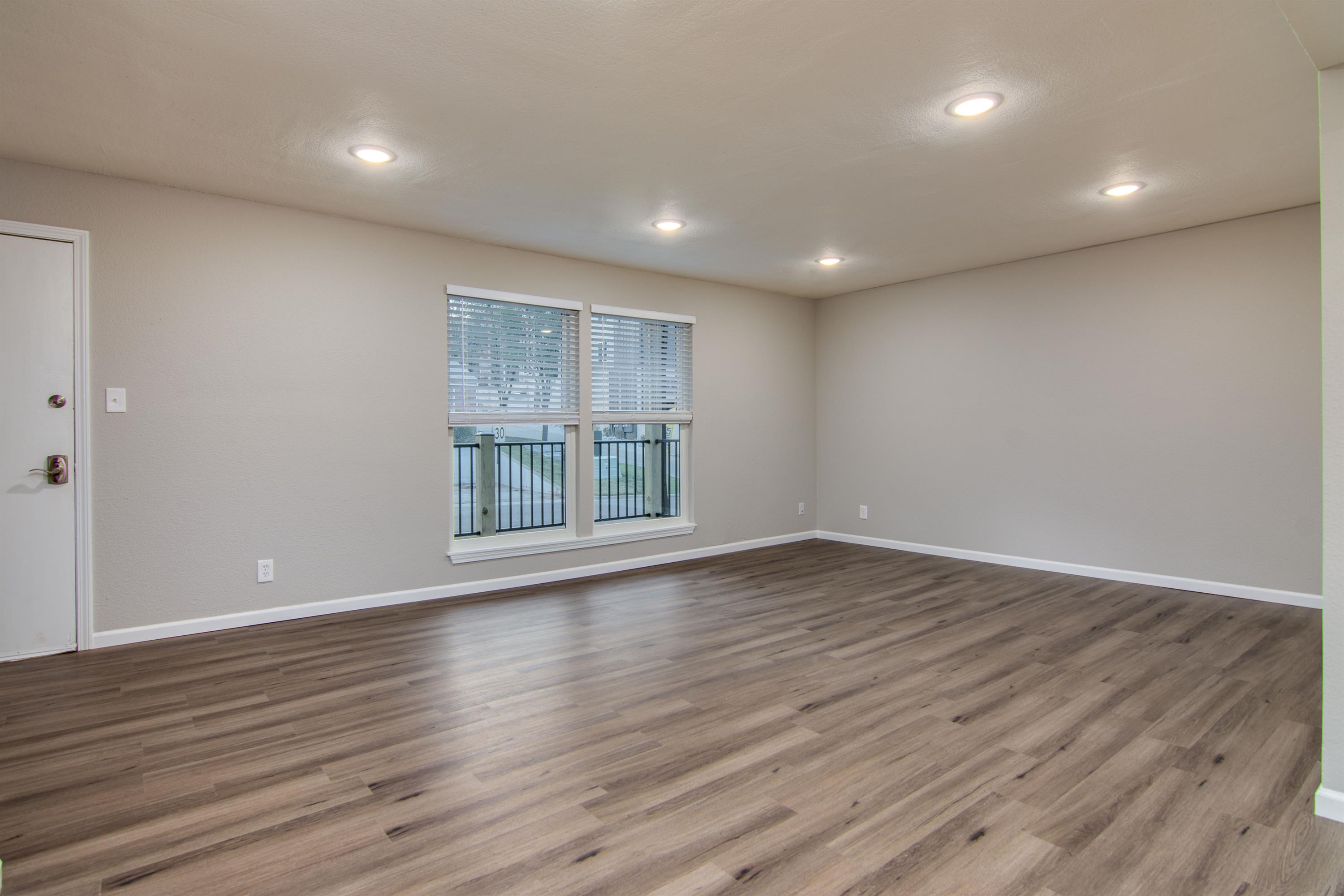 1130 W. 11th St. - B6